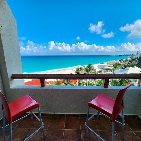 Beachfront Apartments Cancun Bagian luar foto