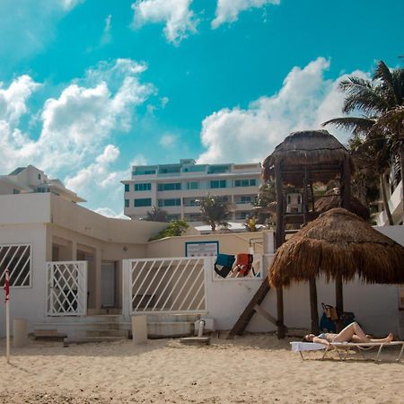 Beachfront Apartments Cancun Bagian luar foto