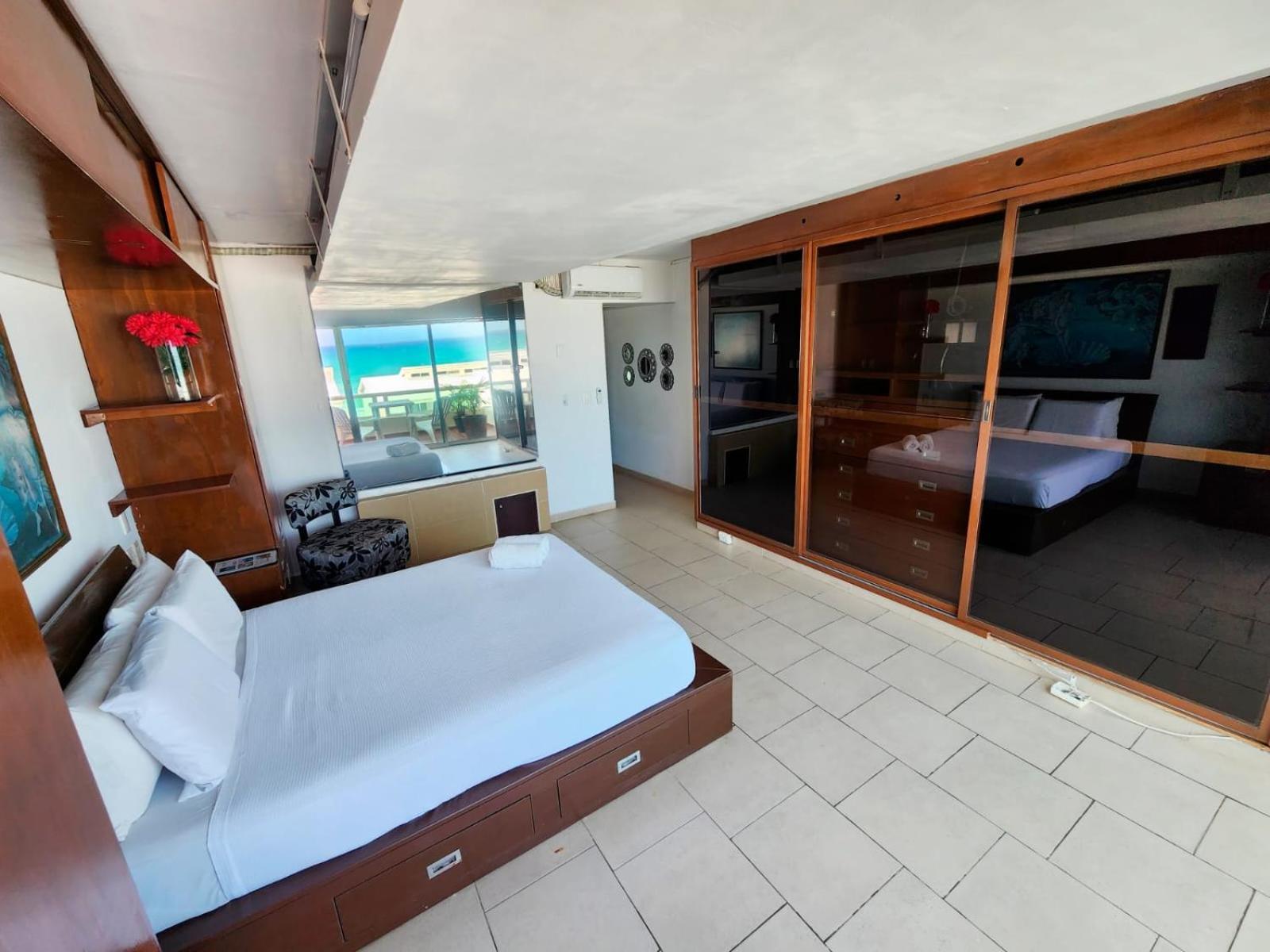 Beachfront Apartments Cancun Bagian luar foto