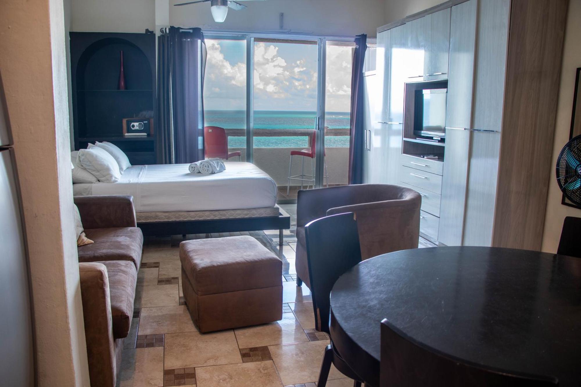 Beachfront Apartments Cancun Bagian luar foto