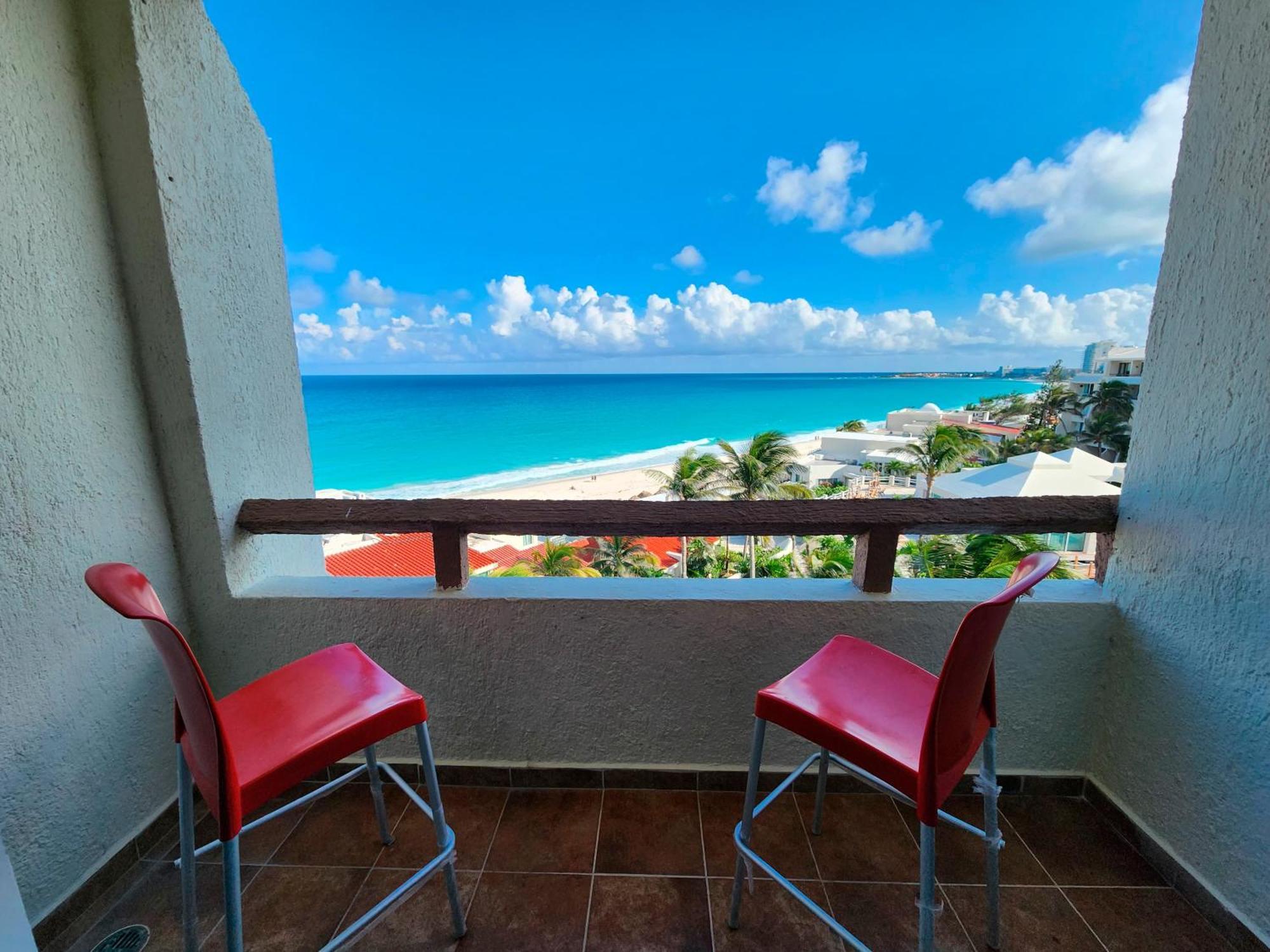 Beachfront Apartments Cancun Bagian luar foto