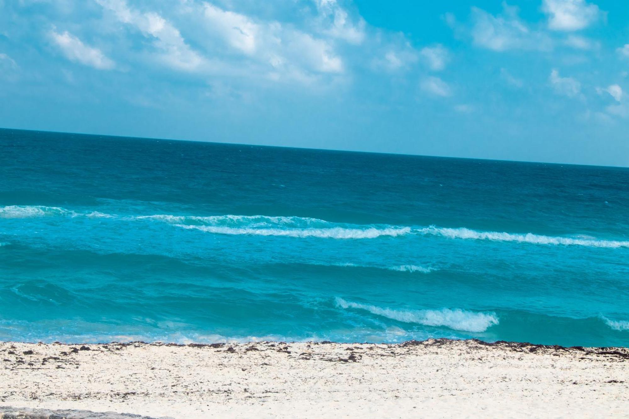 Beachfront Apartments Cancun Bagian luar foto