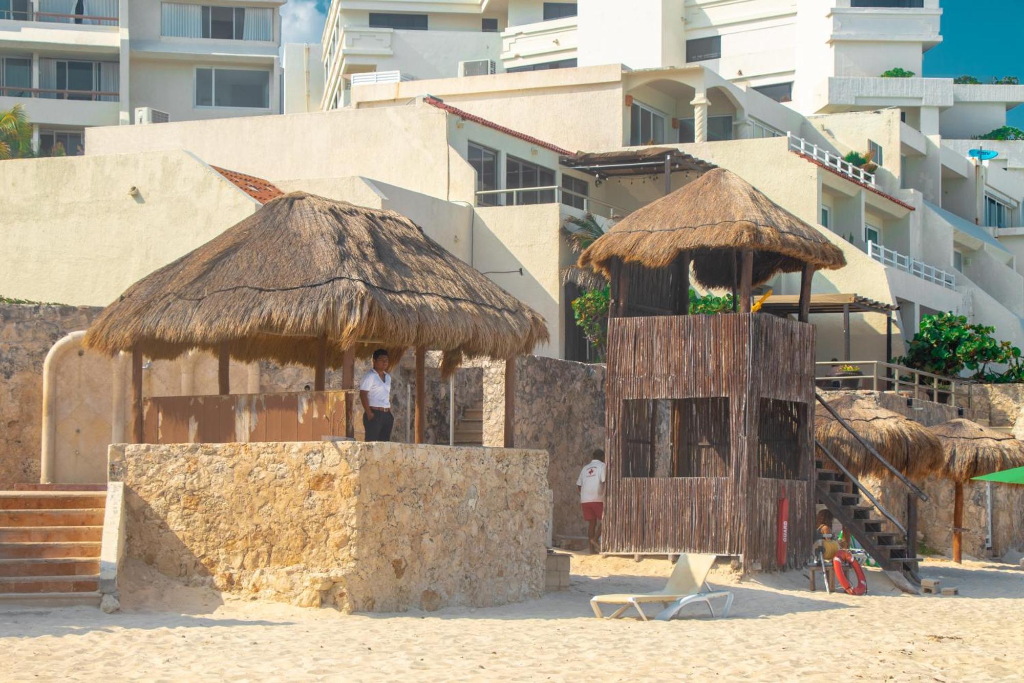 Beachfront Apartments Cancun Bagian luar foto
