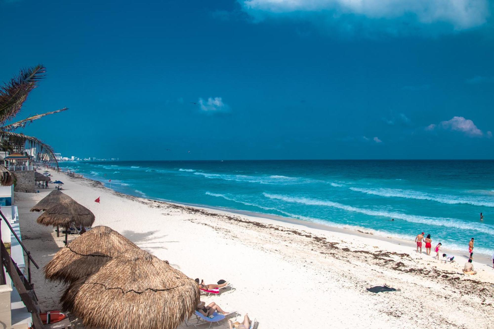 Beachfront Apartments Cancun Bagian luar foto