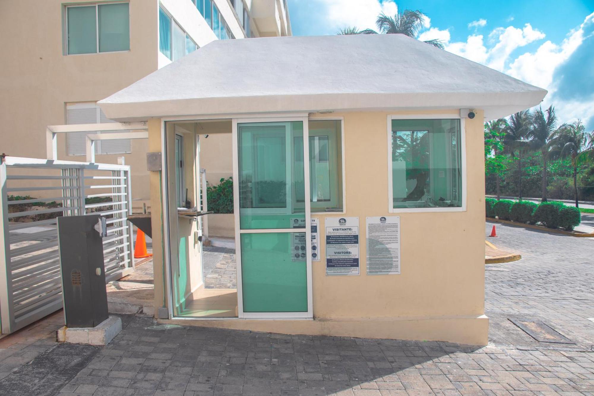Beachfront Apartments Cancun Bagian luar foto