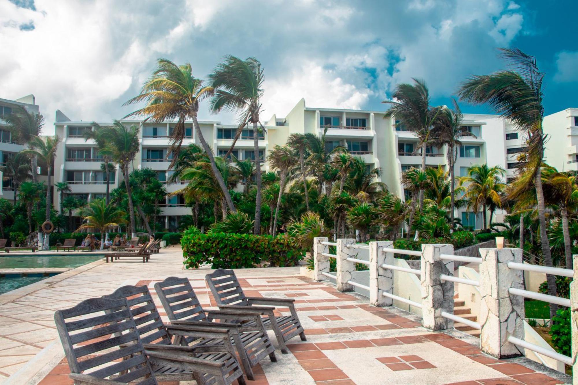 Beachfront Apartments Cancun Bagian luar foto