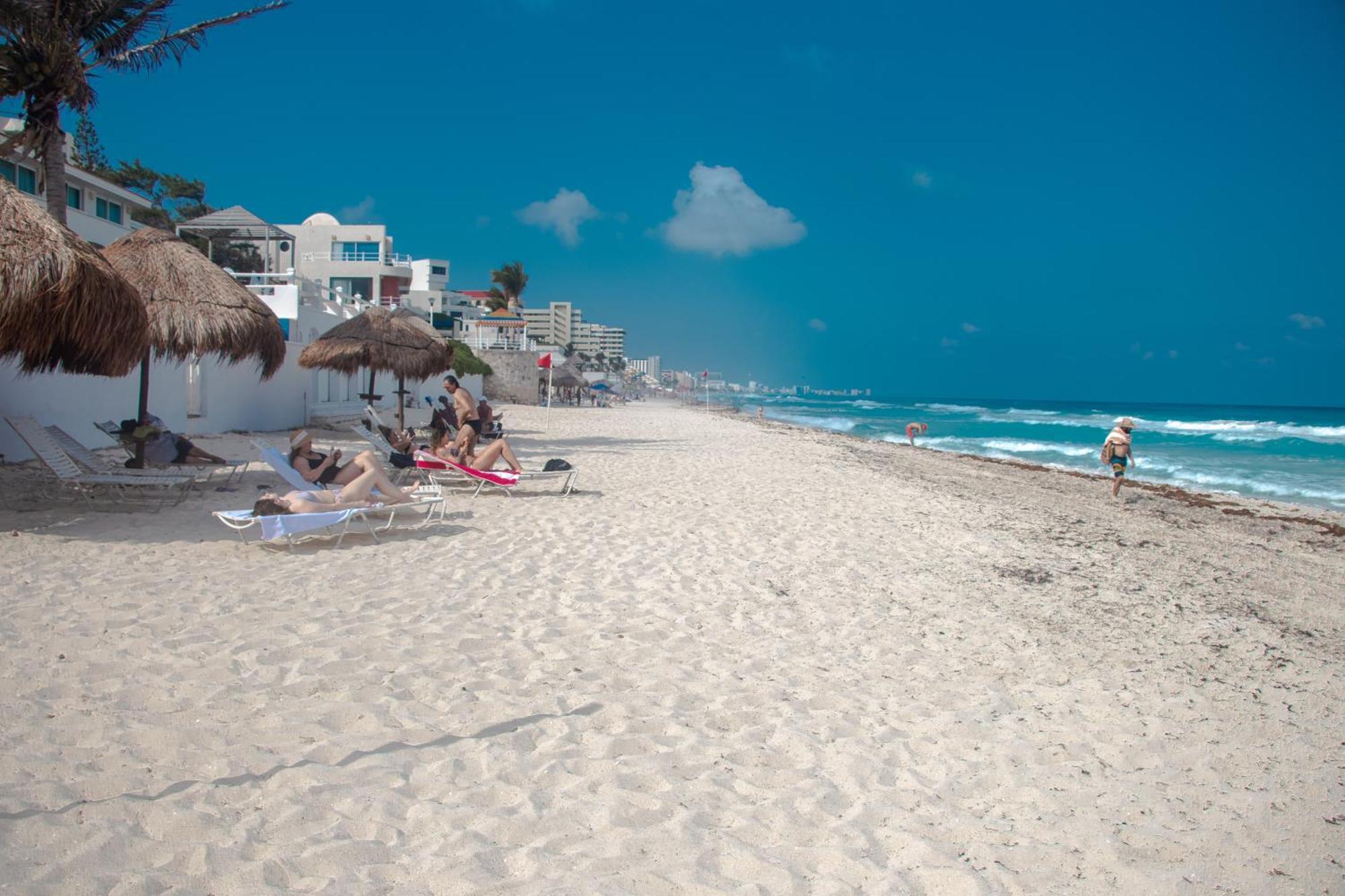 Beachfront Apartments Cancun Bagian luar foto
