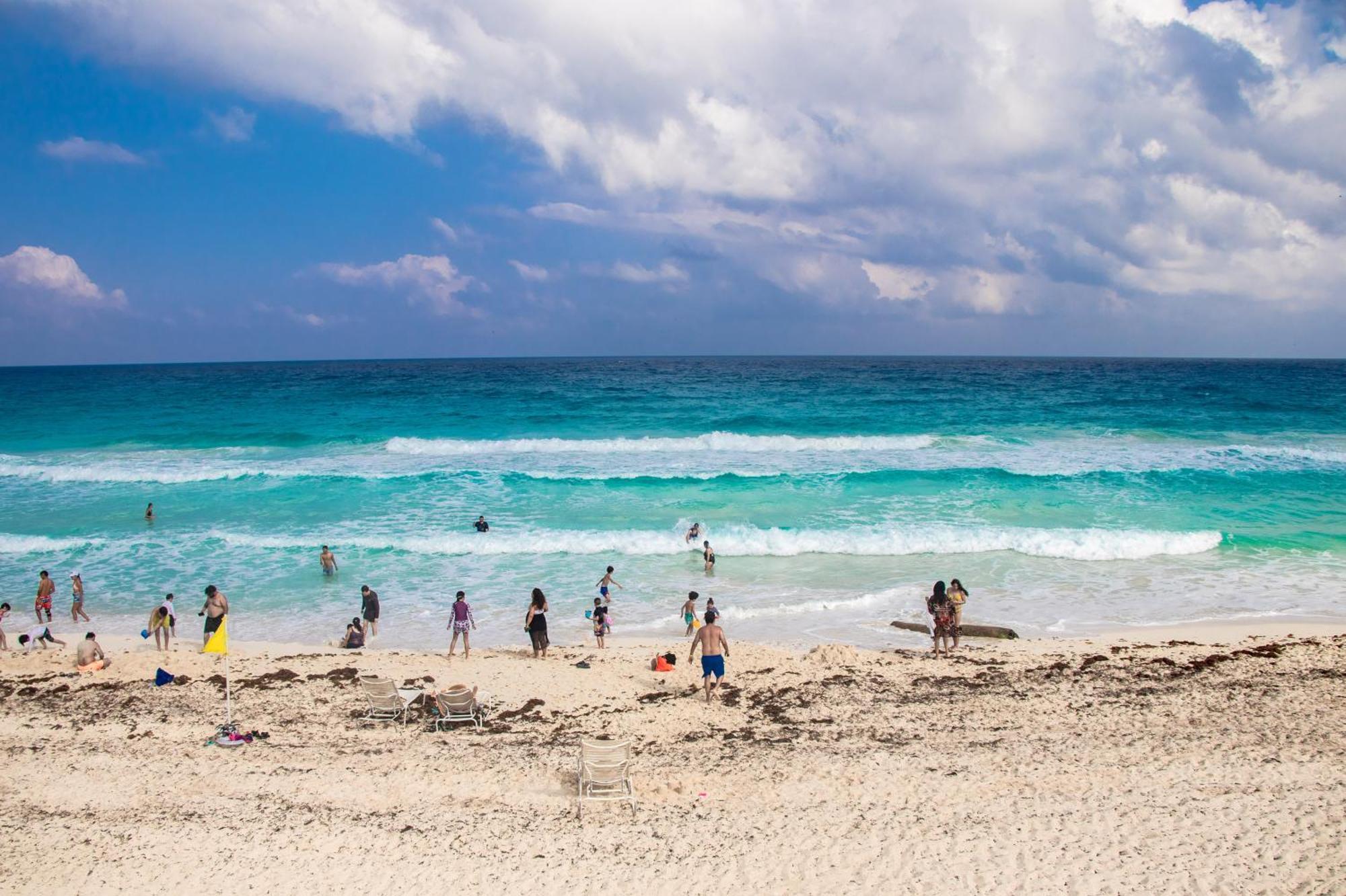 Beachfront Apartments Cancun Bagian luar foto
