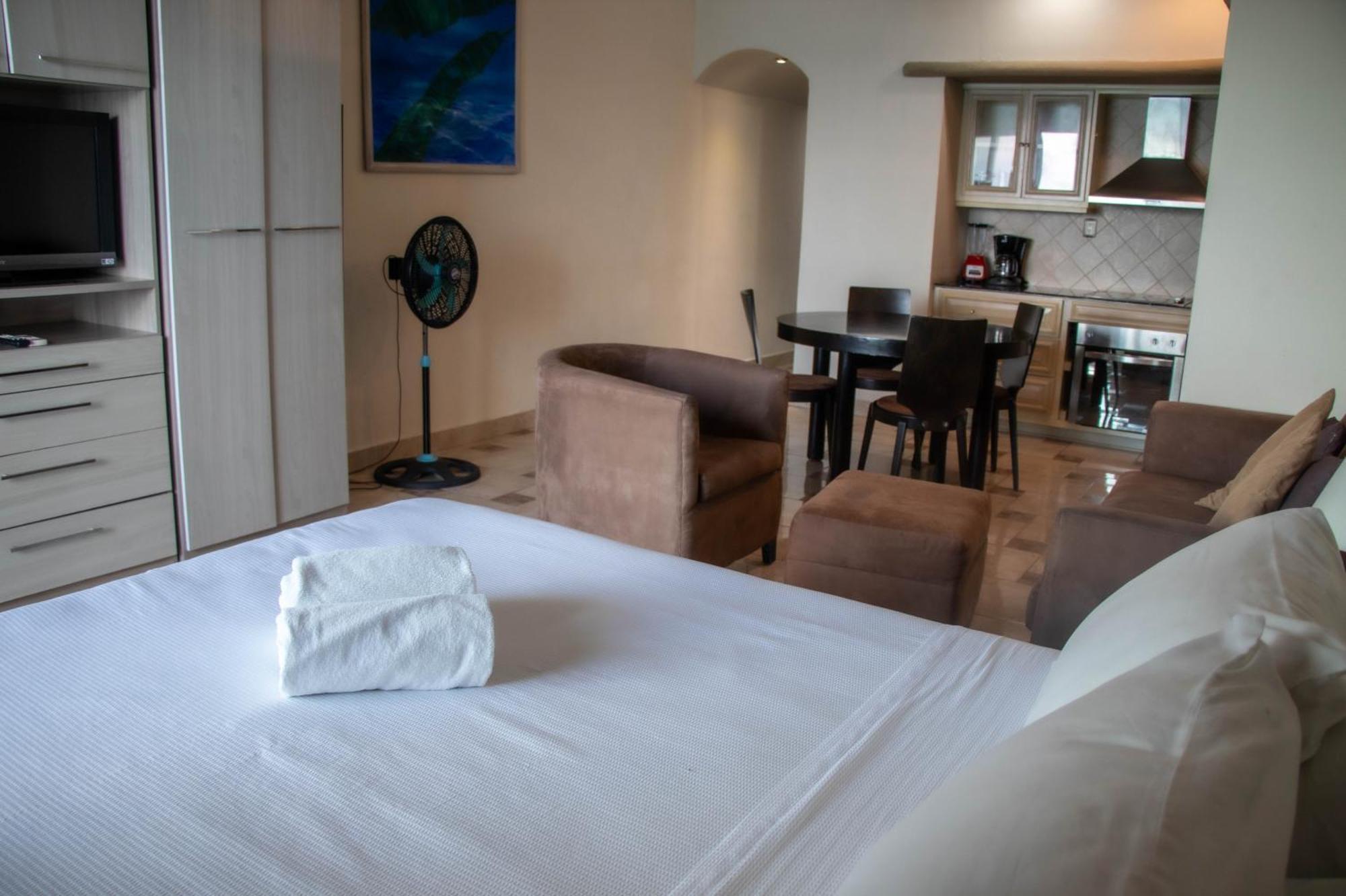 Beachfront Apartments Cancun Ruang foto