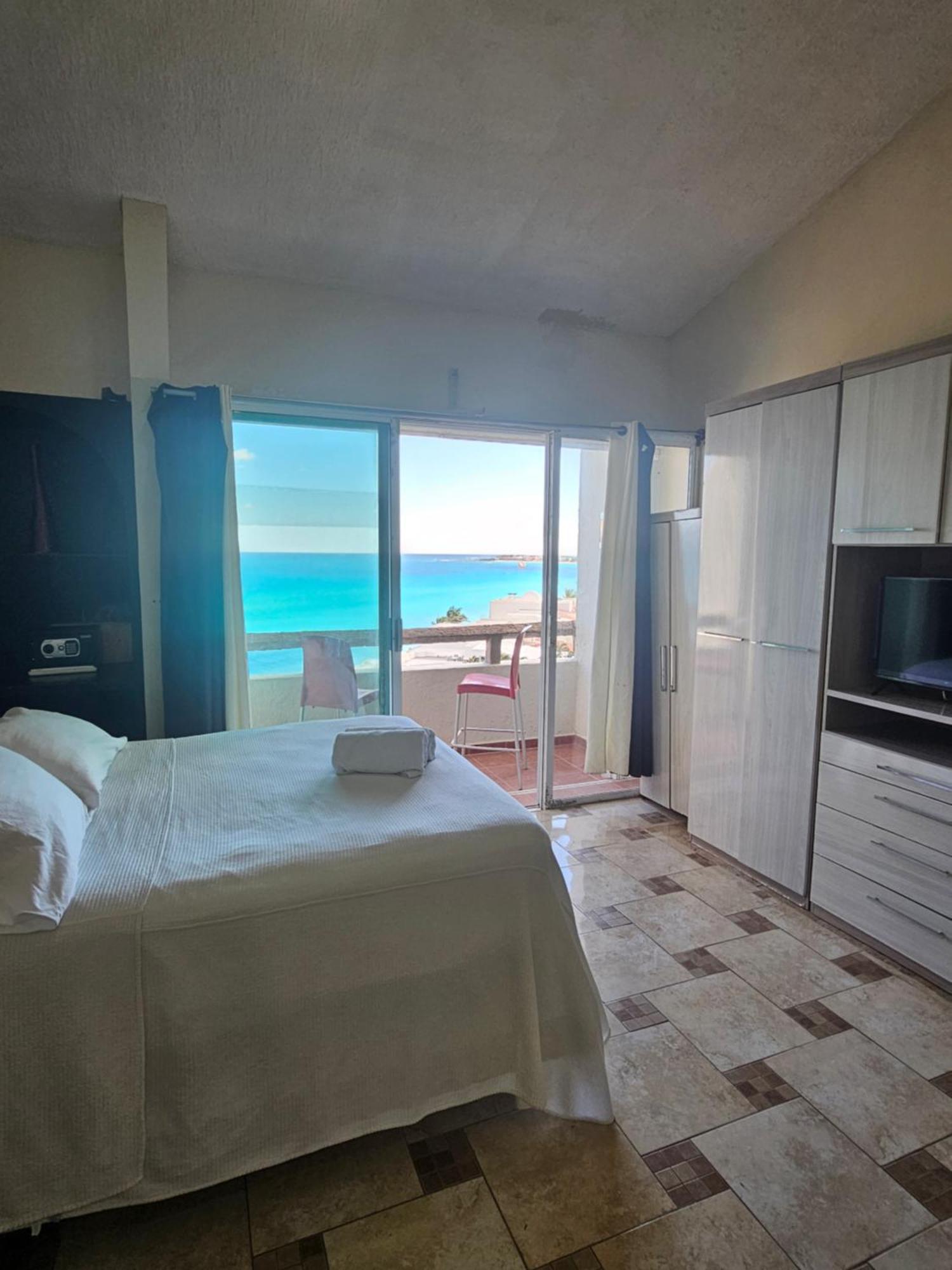Beachfront Apartments Cancun Ruang foto