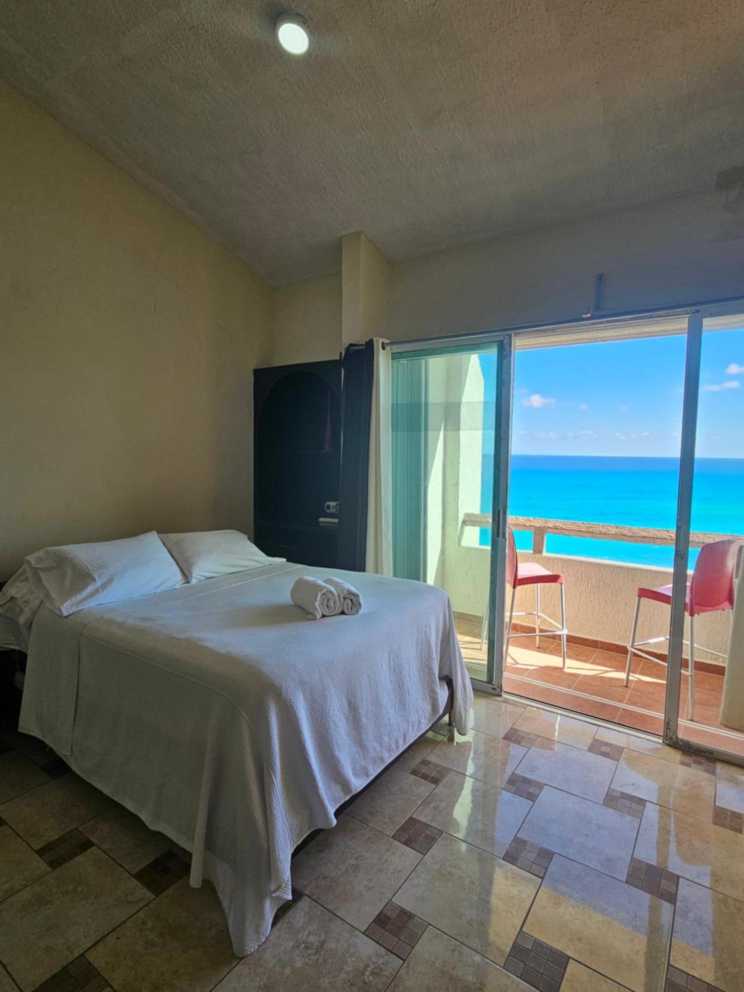 Beachfront Apartments Cancun Bagian luar foto